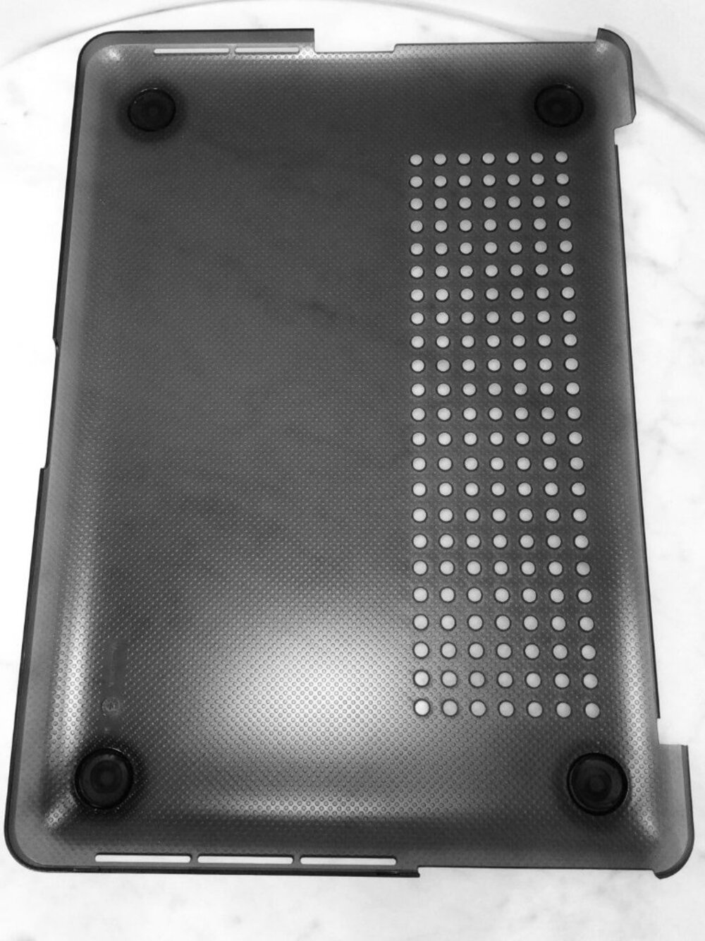 INCASE Black Hardshell Case WITH Ventalation Holes For MacBook Pro 13” Laptop